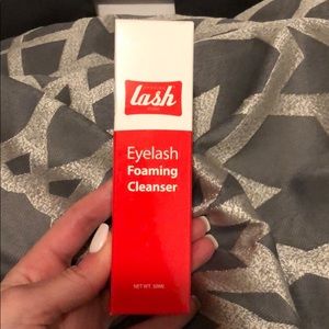 Amazing lash studio eyelash foaming cleanser
